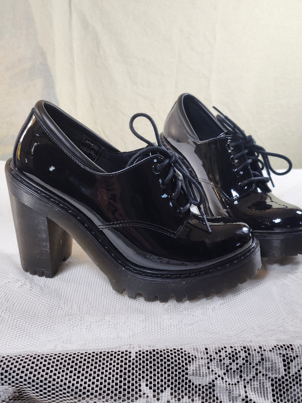 Dr. Martens Salome US7/EU38/UK5 Black Patent Oxford Lace-Up Heels